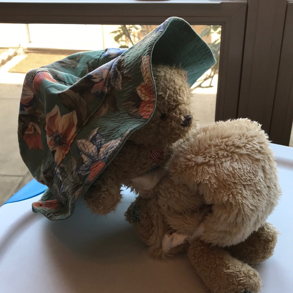 Reversible floral and green floppy hat